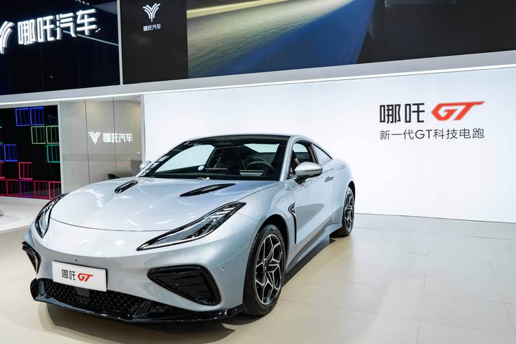 东莞茶山镇月集宏企业管理咨询哪吒汽车在智能汽车领域的表现，领途汽车在新能源汽车市场中的影响力